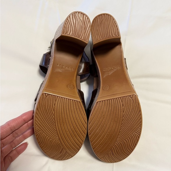 DANSKO | SZ 41 (US 11) | Brown Leather DANIELA SLINGBACK Heel Sandals T-Strap - Picture 7 of 11